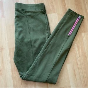 Gilly hicks mid rise green zipper legging medium